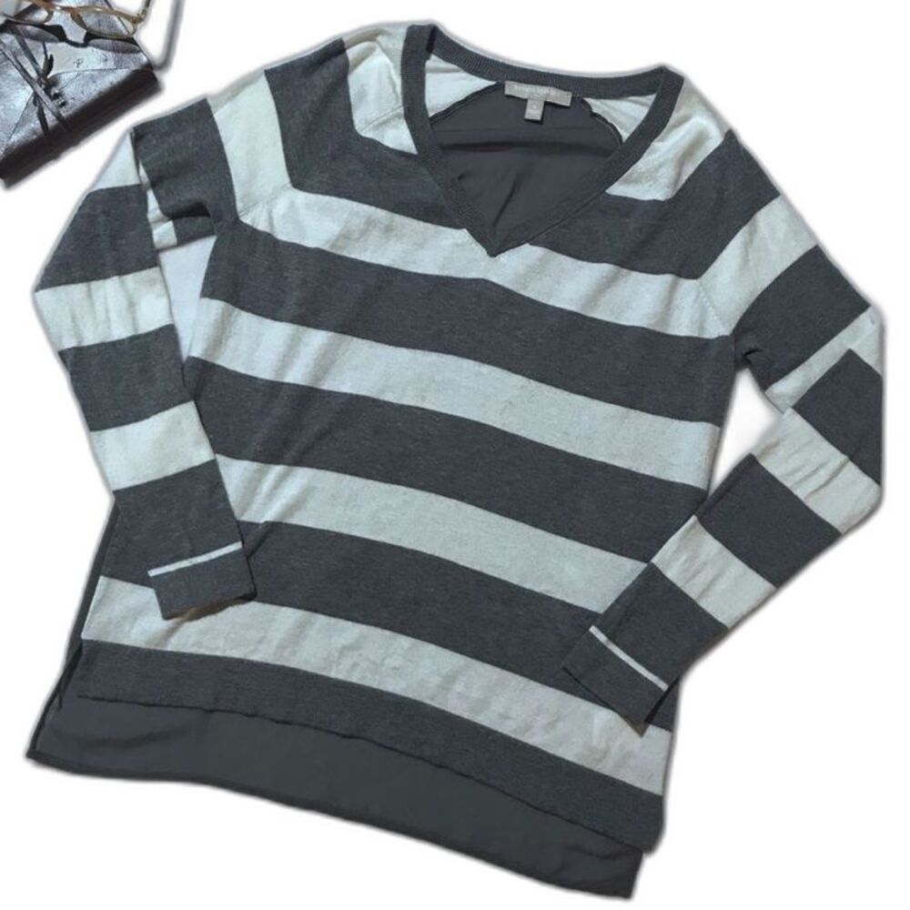 Banana Republic Striped Sweater Size Small Gray White